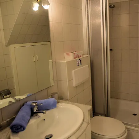 Thora Jaiken Hues Thora Jaiken, Birthe Apartmán